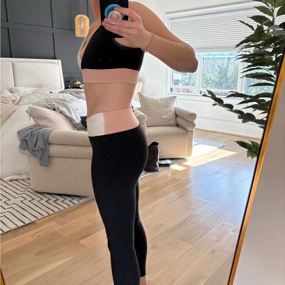 Chic Colorblock Activewear Set - Picture 4 of 5